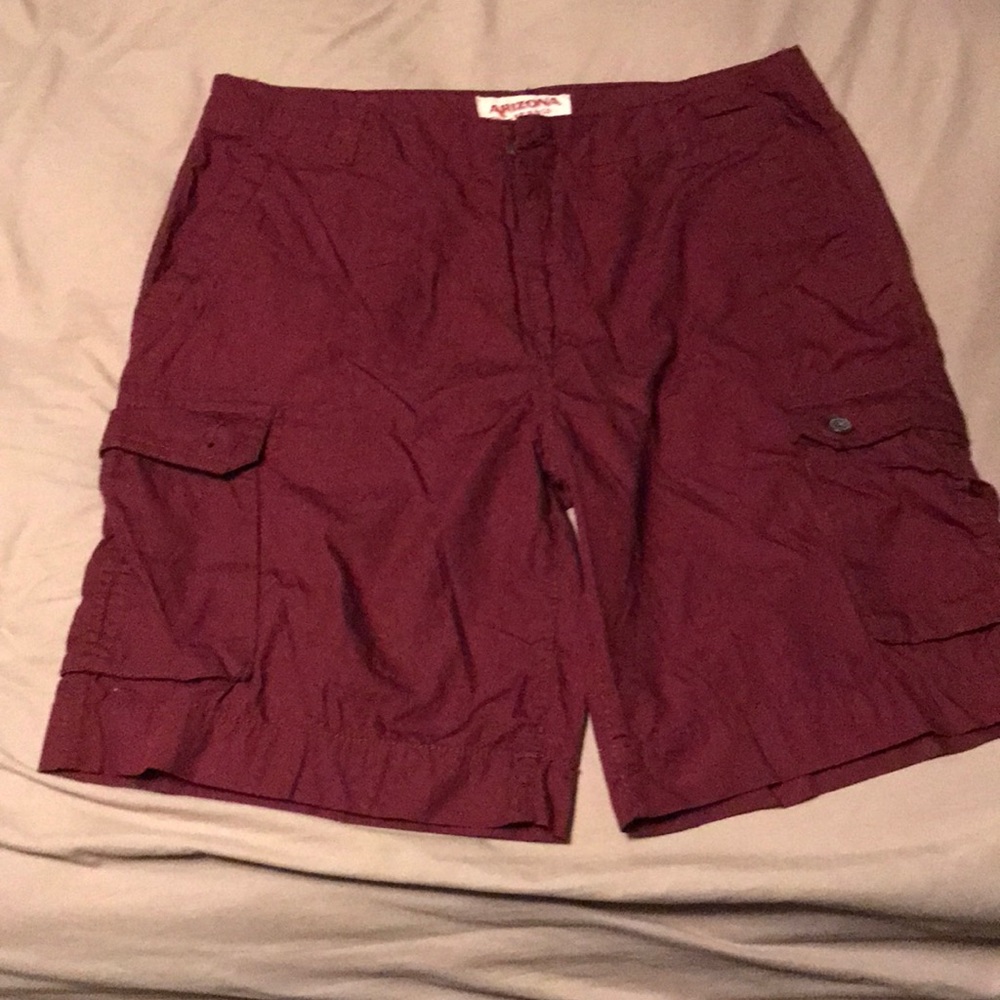 Maroon Arizona size 34 cargo shorts.